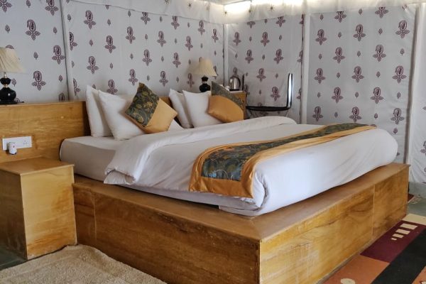 Super Deluxe Tents (2)